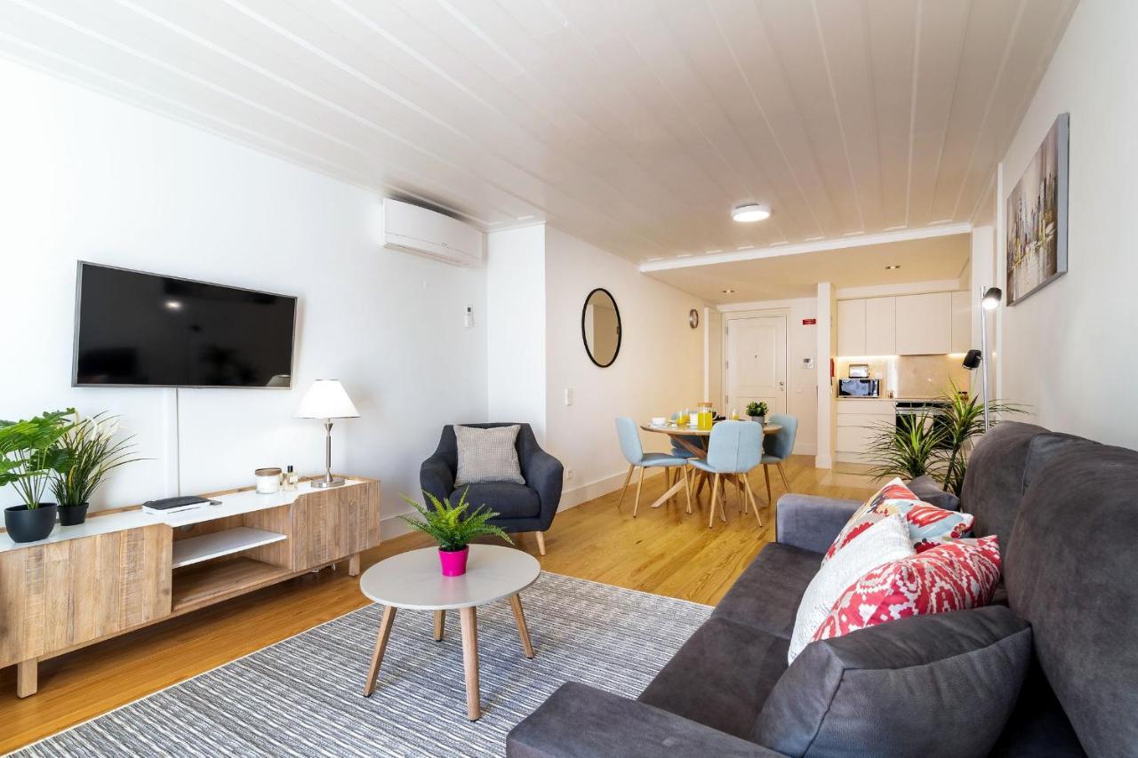Amazing 1Bdr Apartment In Chiado By Lovelystay Lisbon Exterior photo