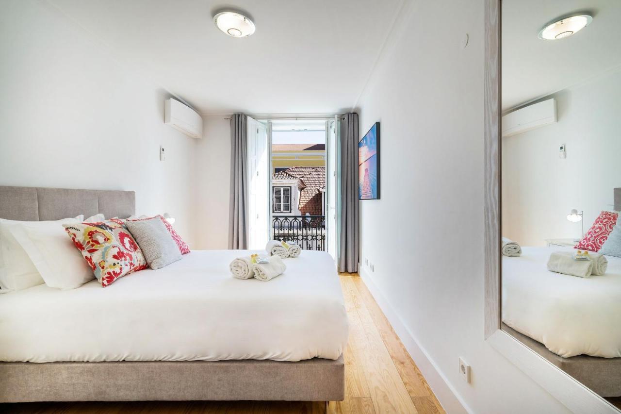 Amazing 1Bdr Apartment In Chiado By Lovelystay Lisbon Exterior photo